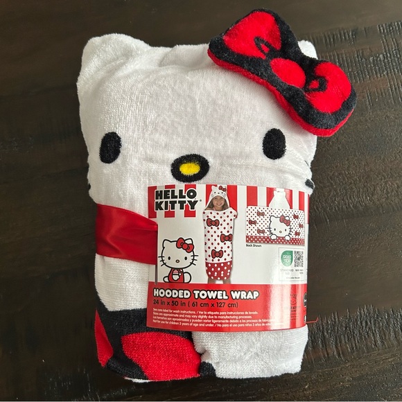 *NEW* Hello Kitty Kids' Hooded Towel Wrap - Picture 8 of 11